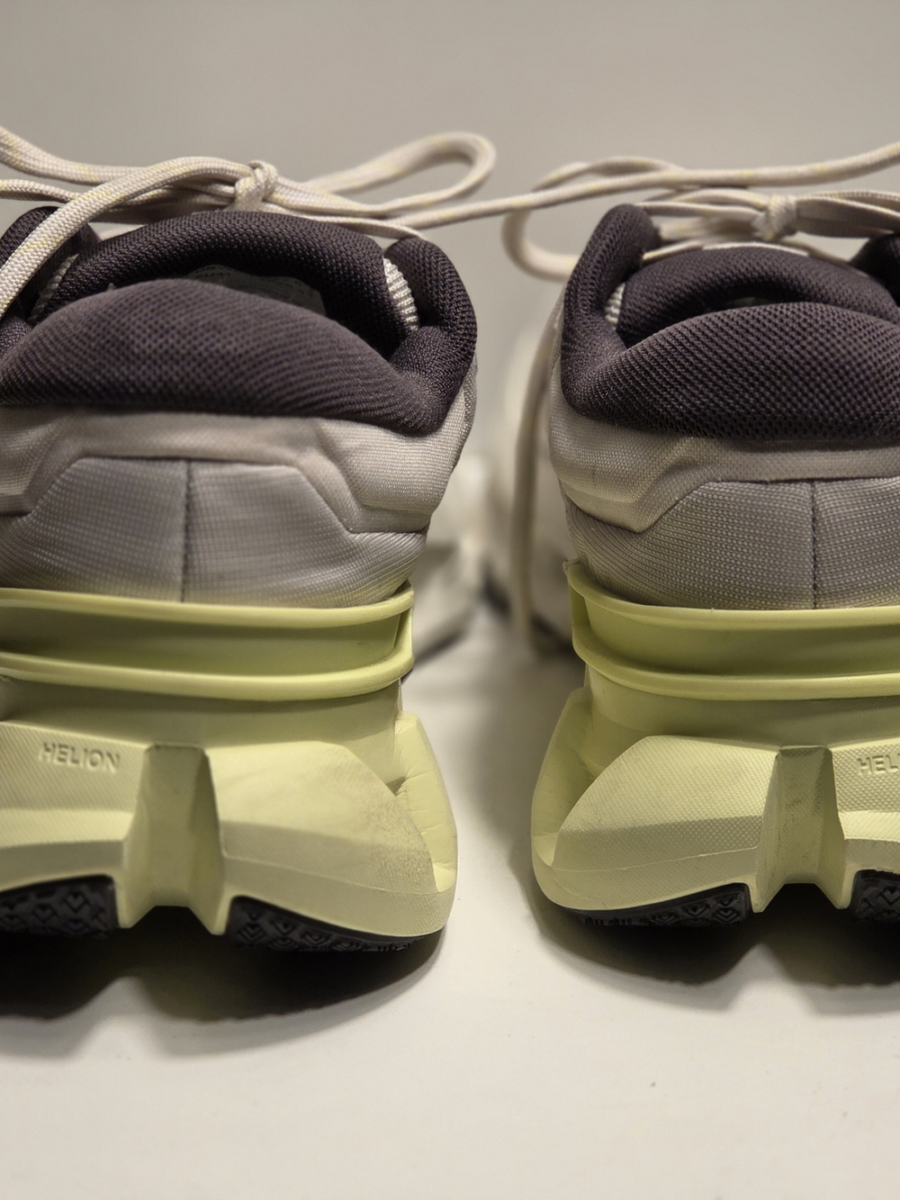 Size 9.5 - ON Cloudflyer 5 Pearl Hay W - Picture 7 of 11